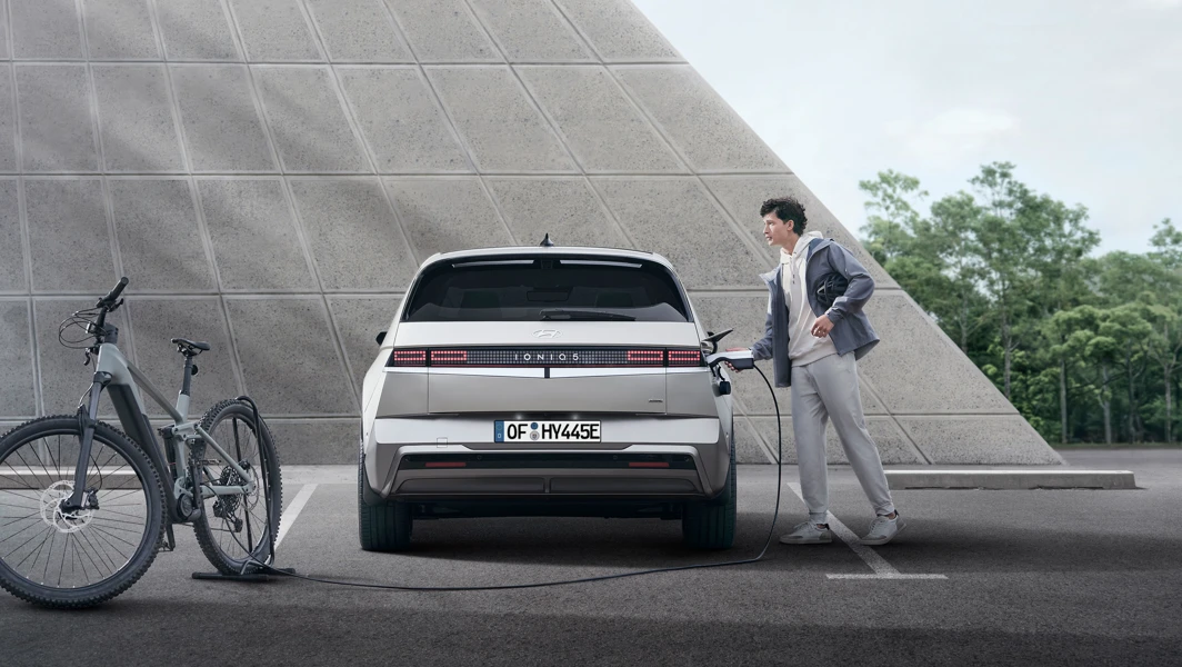 Hyundai Ioniq 5 Exterior 2024 Global Key Visual 16